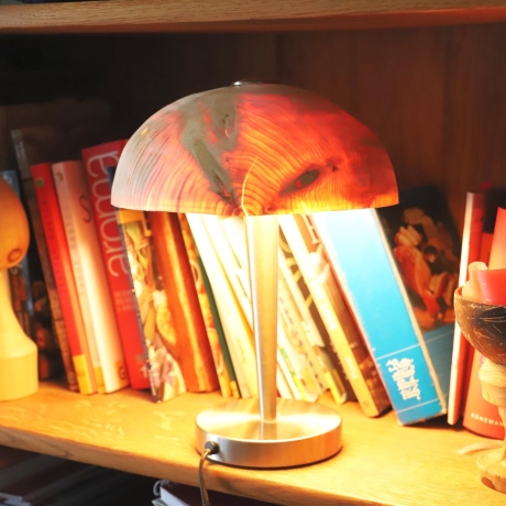 Tischlampe Touch mit Tannen-Holz- Lampenschirm hach dünn