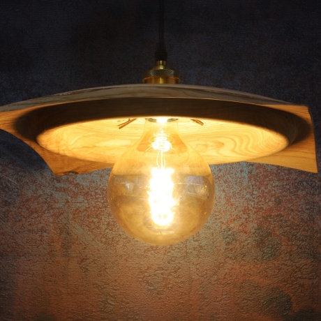 quadratischer Lampenschirm aus Eschenholz