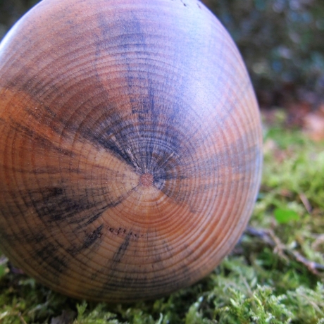 geölte Holzschale aus Kiefer gedrechselt