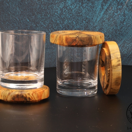 3 Whisky-Gläser mit Holz-Untersetzer / Handarbeit / Kunsthandwerk