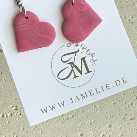 Herz Ohrringe aus Polymer Clay – marmoriert in Pink & Beere