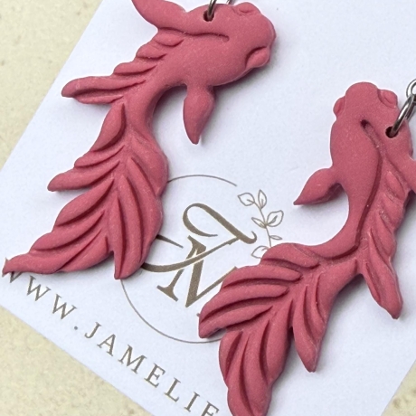 Koi Ohrringe aus Polymer Clay – handgemachte Ohrhänger