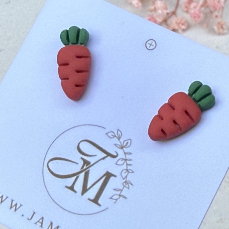 Karotten Ohrringe aus Polymer Clay – handgemachte Ohrstecker