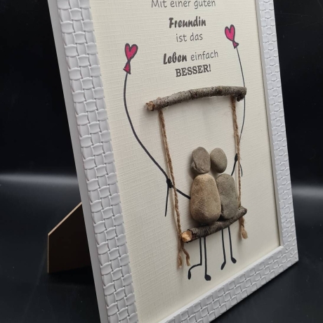 Liebevoll handgefertigtes Steinbild für die beste Freundin