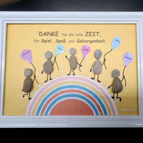 Liebevoll handgefertigtes Steinbild als Geschenk zum Abschied vom Kindergarten für die Erzieherinnen - personalisierbar