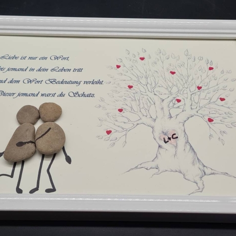 Liebevoll handgefertigtes Steinbild für die Liebste oder den Liebsten - Liebe ist ... - für Valentinstag usw. - personalisierbar