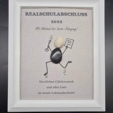 Liebevoll handgefertigtes Steinbild Realschulabschluss 2023