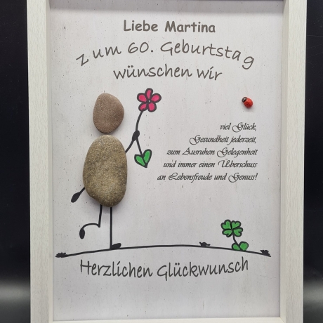 Liebevoll handgefertigtes Steinbild als Geschenk zum Geburtstag - personalisierbar und in 3 Rahmenfarben