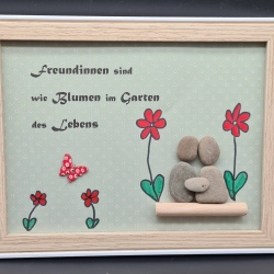 Liebevoll handgefertigtes Steinbild als Geschenk für die Freundin