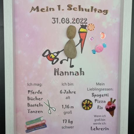 Liebevoll handgefertigtes Steinbild als Geschenk für das Schulkind (Mädchen) - Meilenstein - personalisiert - 3 Rahmenfarben wählbar