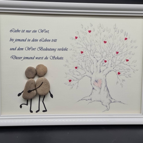 Liebevoll handgefertigtes Steinbild für die Liebste oder den Liebsten - Liebe ist ... - für Valentinstag usw. - personalisierbar