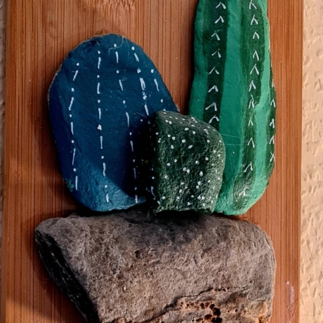 Steinbild Kakteen auf Bambusholz