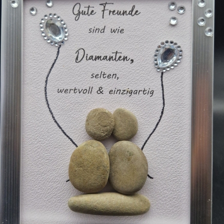 Liebevoll handgefertigtes Steinbild als Geschenk für gute Freunde mit Zitat