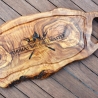 Servierbrett Olivenholz Grifflasche Lasergravur personalisiert