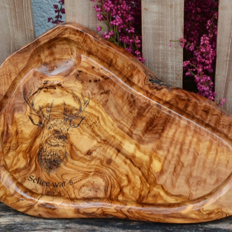 Steakbrett aus Olivenholz mit Handgriff | HIRSCH | personalisiert