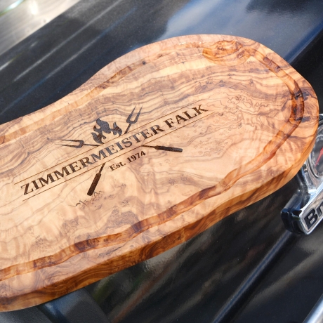 Tranchierbrett aus Olivenholz Lasergravur personalisiert Geschenk