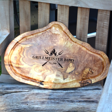 Servierbrett Olivenholz Grifflasche Lasergravur personalisiert