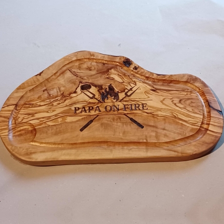 Tranchierbrett aus Olivenholz Lasergravur personalisiert Geschenk