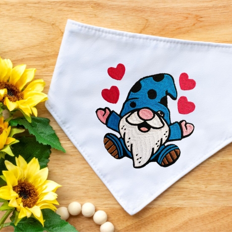 Stickdatei Gnom mit Herzen in 6 Größen