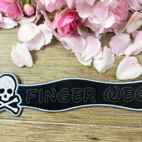 Stickdatei 3D-Anhänger FINGER WEG, 3D-Stick, Lesezeichen