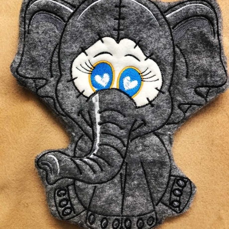 Stickdatei ITH Elefant EMILY für Rahmen 16×26 cm