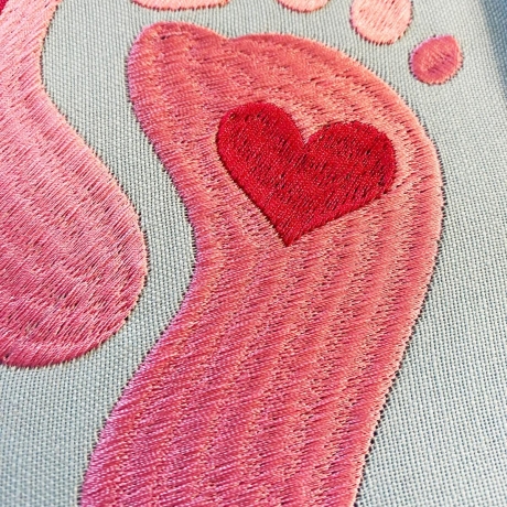 Stickdatei Baby Füßchen in 6 Größen, Stickmuster zur Geburt