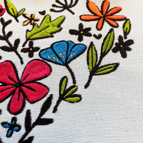 Stickdatei Blumenherz in 6 Größen, Maschinenstickerei