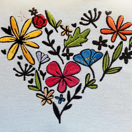 Stickdatei Blumenherz in 6 Größen, Maschinenstickerei