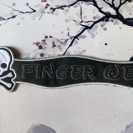 Stickdatei 3D-Anhänger FINGER WEG, 3D-Stick, Lesezeichen