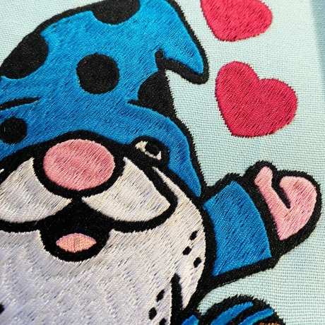 Stickdatei Gnom mit Herzen in 6 Größen