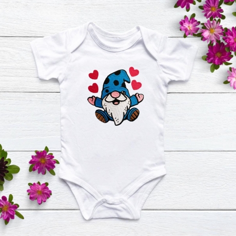 Stickdatei Gnom mit Herzen in 6 Größen