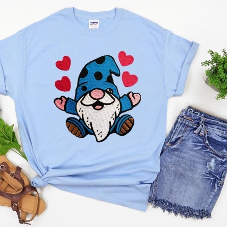 Stickdatei Gnom mit Herzen in 6 Größen