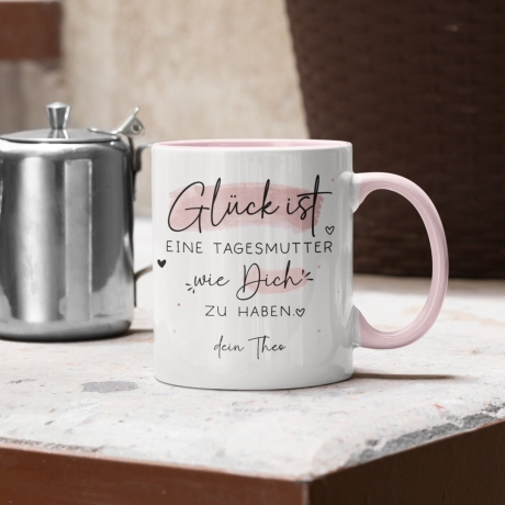 Personalisierte Tasse mit Spruch Glück ist, einen Tagesvater wie dich zu haben. Ideales Geschenk für Geburtstage, Ostern Weihnachten.