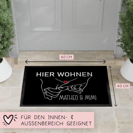 Fußmatte mit Namen Personalisiert - Rotes Herz - Fussmatte Vornamen Wunschnamen | 60x40 cm | Geschenkidee zum Umzug, Einzug für Paare