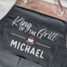 Grillschürze personalisiert King of the Grill für Männer mit Name & Kunstleder zum Geburtstag - Weihnachten Baumwollschürze, Küchenschürze