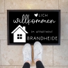 Personalisierte Fußmatte - für Ferienwohnung, Apartments, Ferienhaus, Ferienhäuser, Ferienunterkunft| Herzlich Willkommen | 60x40 cm