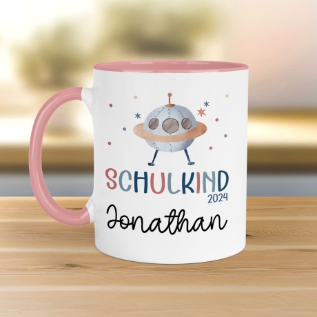 Schulkind 2024 Tasse Einschulungsgeschenk mit UFO-Weltraum-Motiv Kindertasse - personalisierte Kakao Tasse mit Namen