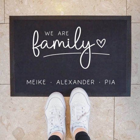 Personalisierte Fußmatte - Fussmatte mit Wunschnamen, Türvorleger, Türmatte| 60 x 40 cm | Geschenkidee zum Umzug, Einzug für Familien, Umzug