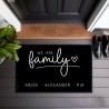 Personalisierte Fußmatte - Fussmatte mit Wunschnamen | We are Family |  60 x 40 cm | Geschenkidee zum Umzug, Einzug für Familien