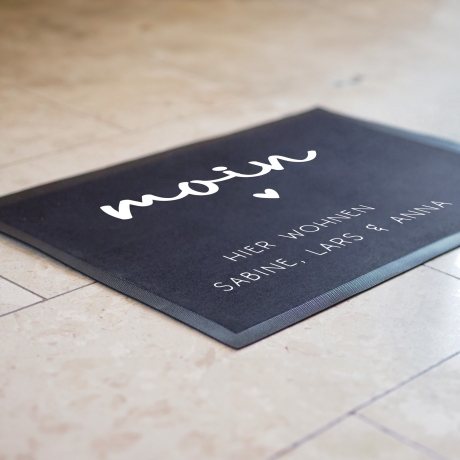 Personalisierte Fußmatte - Fussmatte mit Wunschnamen | Moin - Hier wohnen | 60 x 40 cm | Geschenkidee zum Umzug, Einzug für Familien, Umzug