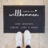 Personalisierte Fußmatte - Fussmatte mit Wunschnamen, Türvorleger, Türmatte| 60 x 40 cm | Geschenkidee zum Umzug, Einzug für Familien, Umzug