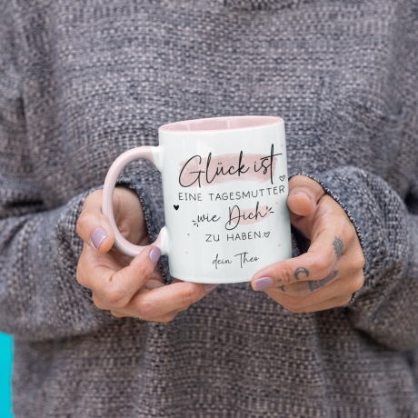 Handgefertigte Personalisierte Tasse mit Wunschnamen – Glück ist eine TAGESMUTTER wie dich zu haben - Geschenk zu Ostern, Weihnachten - Name