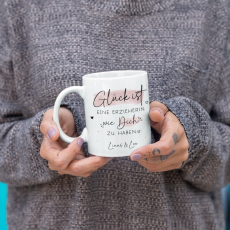 Personalisierte Tasse – Glück ist eine ERZIEHERIN wie dich zu haben -Geschenk zum Geburtstag, Ostern, Weihnachten mit Wunschnamen,Betreuerin