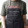 Grillschürze Grillmeister personalisiert für Männer mit Kunstleder Applikation zum 60. Geburtstag -Baumwollschürze, Küchenschürze, Geschenk