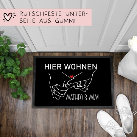 Fußmatte mit Namen Personalisiert - Rotes Herz - Fussmatte Vornamen Wunschnamen | 60x40 cm | Geschenkidee zum Umzug, Einzug für Paare