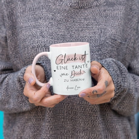Handgefertigte Personalisierte Tasse mit Wunschnamen – Glück ist eine TANTE wie dich zu haben - Geschenk zu Ostern, Weihnachten, Geburtstag