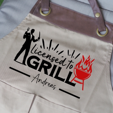 Grillschürze personalisiert Lizenz zum Grillen für Männer mit Name & Kunstleder zum Geburtstag - Weihnachten Baumwollschürze, Küchenschürze