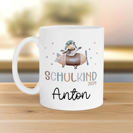Kindertasse Schulkind 2024 mit Flugzeug-Motiv - personalisierte Kakao Tasse mit Namen - ideales Kindergeschirr - perfektes Geschenk Kinder