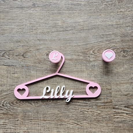 Einzigartige Ordnung mit Stil: Personalisierte Kleiderbügel & Wandhaken für Kleinkinder | Unvergessliche Geschenkidee!