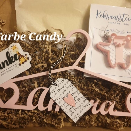 Personalisierter Kinder Kleiderbügel mit Namen – Babybügel aus 3D-Druck | Geschenk zur Geburt & Taufe
